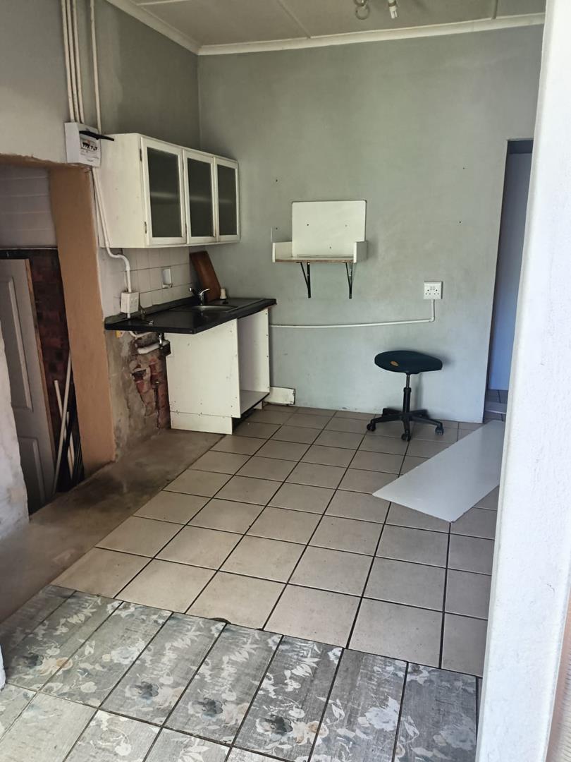 4 Bedroom Property for Sale in Avondale Western Cape